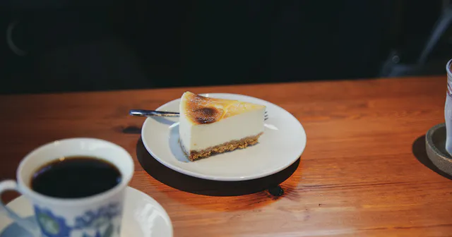 喫茶店とカフェが融合したような落ち着く雰囲気  綾部珈琲店