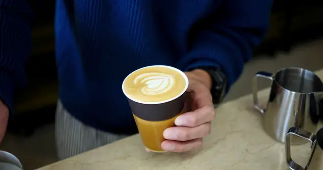 【日本のモノづくりと】Allpress Espresso Arita Porcelain Cup、 惚れ惚れするほどかっこいいです。