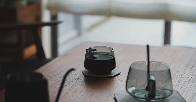 【暮らしの道具】 MARGARET HOWELL × KINTO SEPIAのカップとジャグ