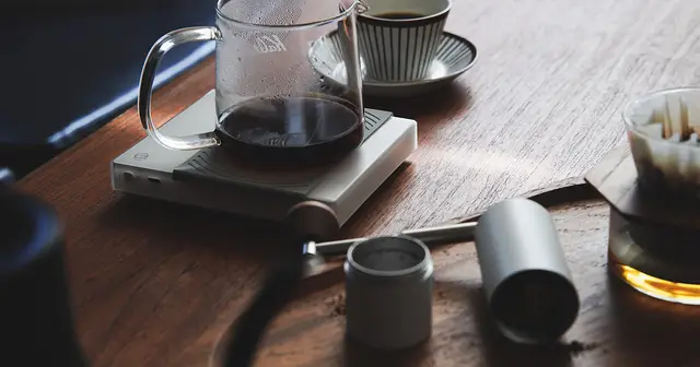 TIMEMORE コーヒーグラインダー『NANO』と 『basic+ コーヒースケール』にホワイトでてます。