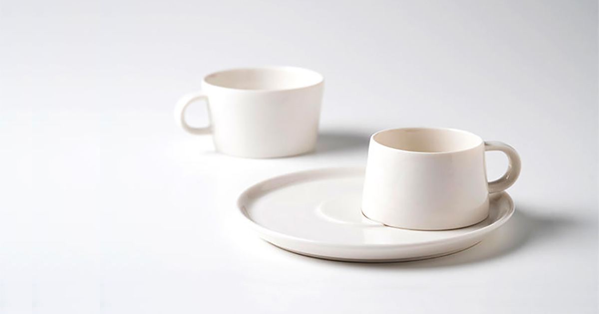 フィンランドで廃番となったデザインを有田焼で復刻！  ARTE ARITA のコーヒーカップ&ソーサー『moi /モイ』
