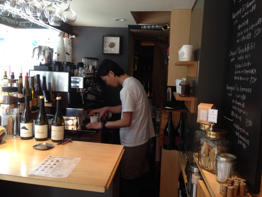 【福岡 天神】ワインとスペシャルティーコーヒー専門店『ECRU.』