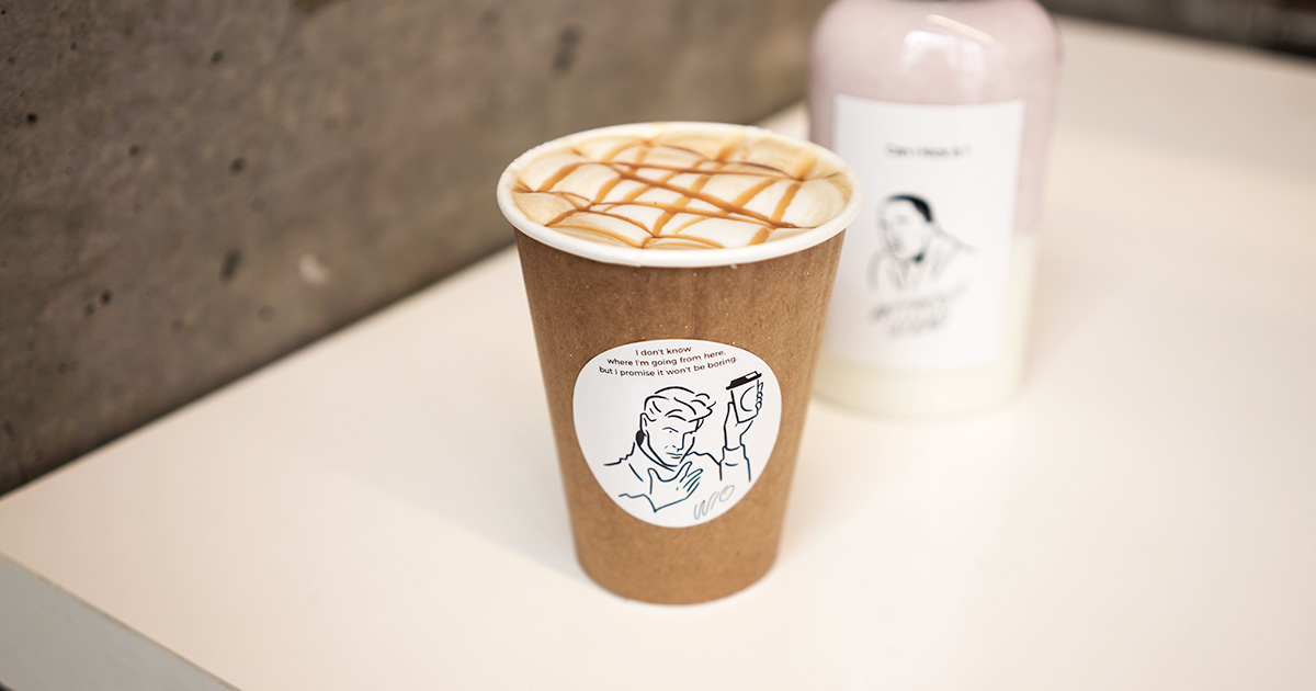 2018年10月オープン、W/O STAND FUKUOKAで、  キャラメルラテと苺ミルク。