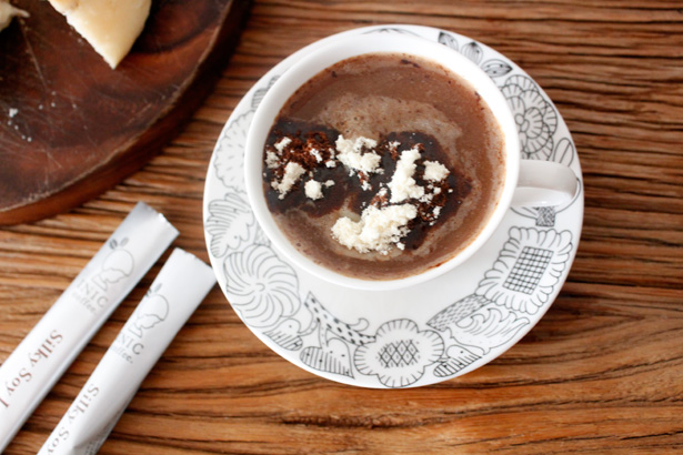 INIC coffee（イニック・コーヒー）の5秒でほっこり優しいソイラテ つくる