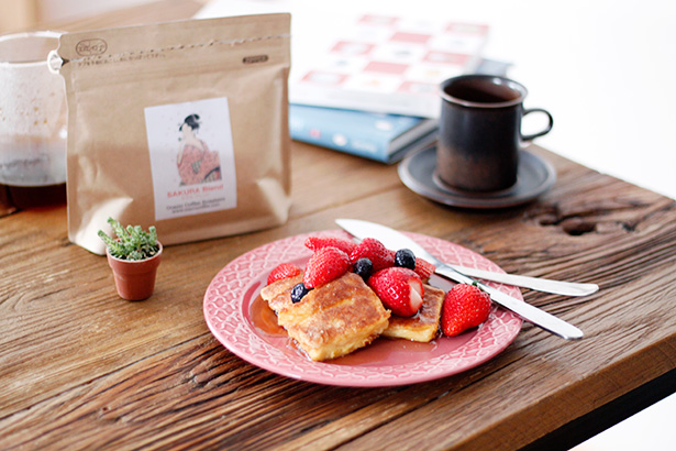manu coffeeの『さくらブレンド』と苺フレンチトースト