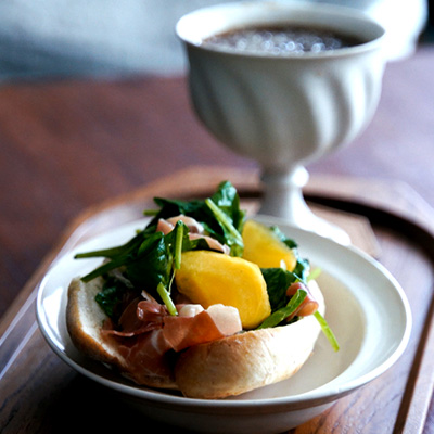 柿と生ハムのサンドイッチ