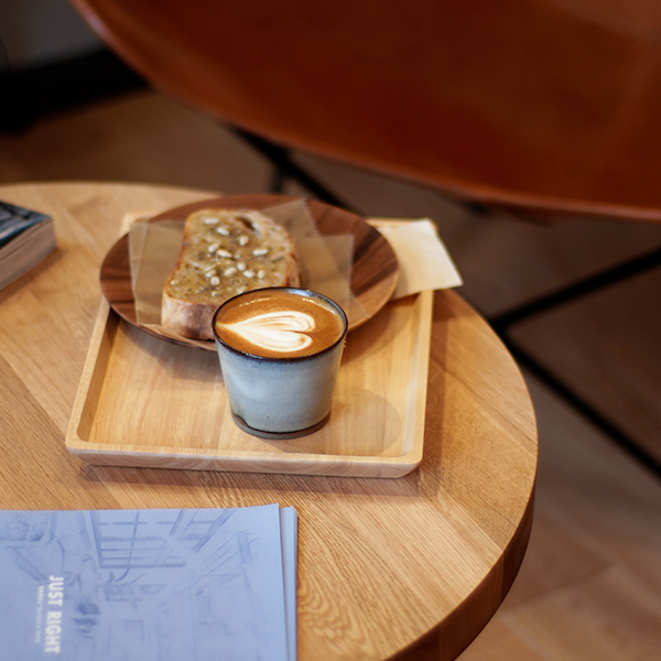 こだわったコーヒーとカンパーニュが楽しめる  KAMAKIRI COFFEE（カマキリコーヒー）