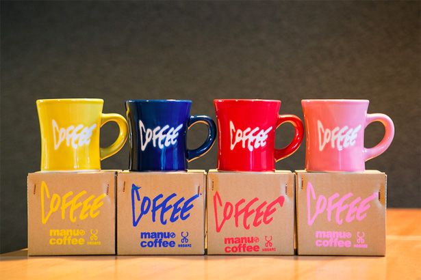 福岡の人気コーヒー店『manu coffee』×『マルヒロ』のオリジナルマグカップ