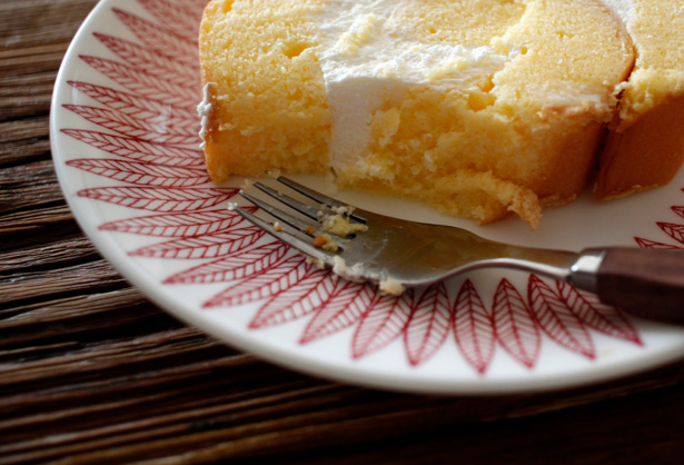 『たまご色のケーキ屋さん』のロールケーキ